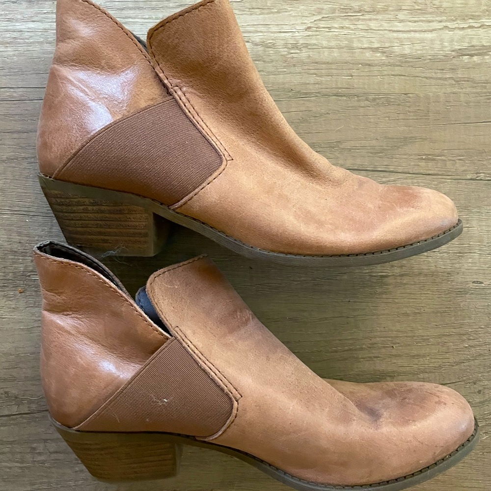 Short boots